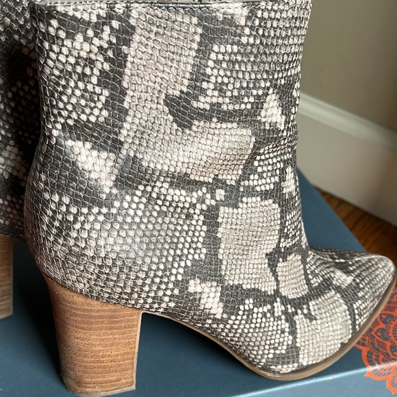 ๐ Carlos By Carlos Santana Lydia Ankle Boots - Picture 2 of 13